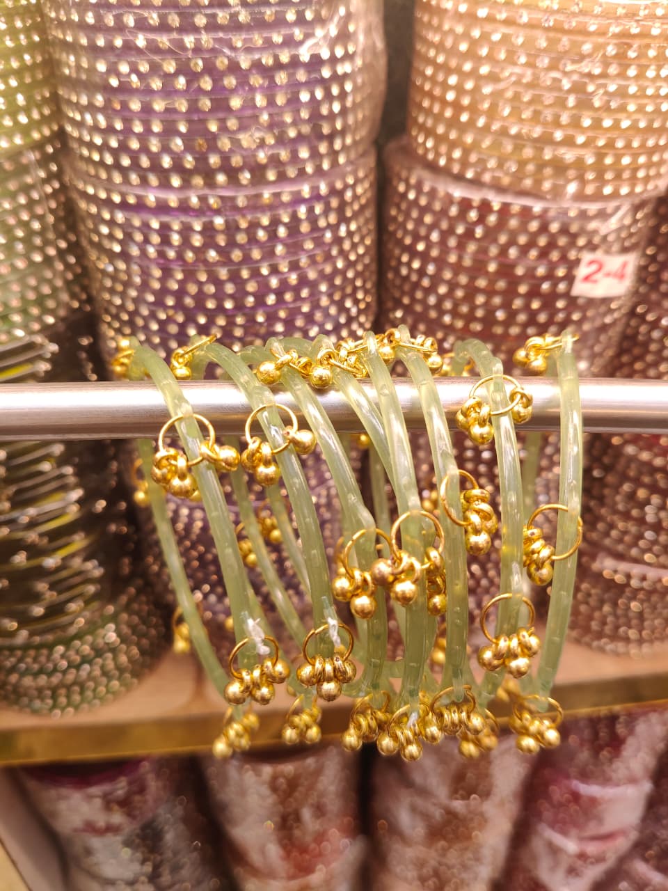 TRENDING COLOURS GHUNGRU BANGLES